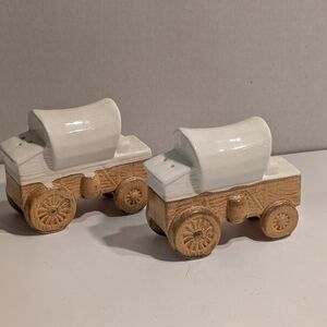 Vintage COVERED WAGON, Chuck Wagon Salt & Pepper Shakers.